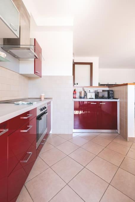 Bright Downtown Balcony Retreat Apartment Budapest Bagian luar foto